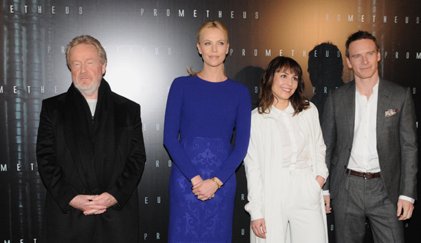 Ridley Scott, Charlize Theron, Noomi Rapace et Michael Fassbender - Crédits : Twentieth Century Fox 2012